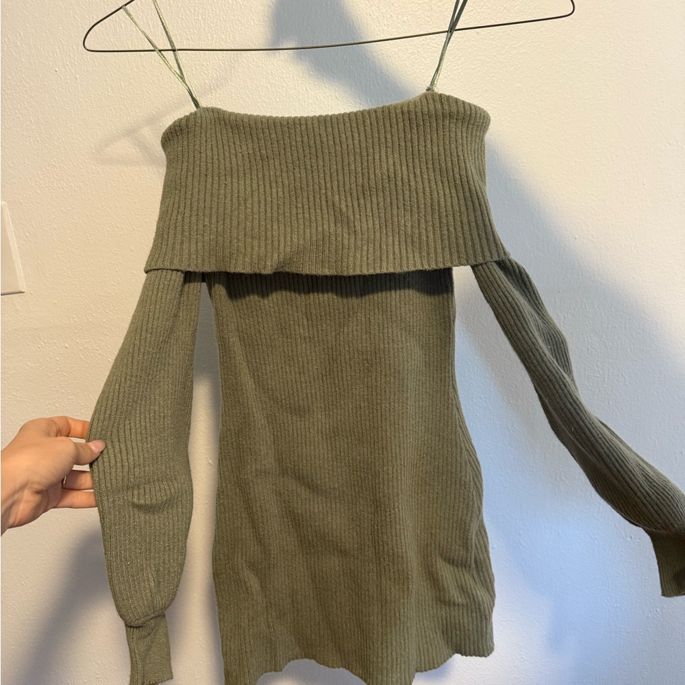 Le Lis Sage Off-Shoulder Sweater
